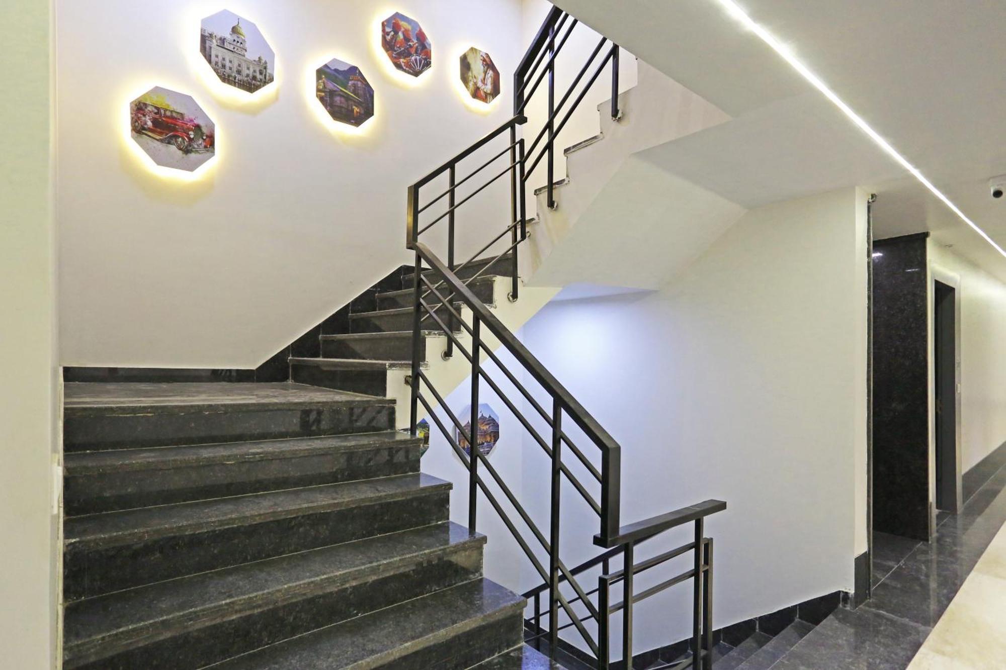 Apple Residency - Free Airport Transffer Hotel New Delhi